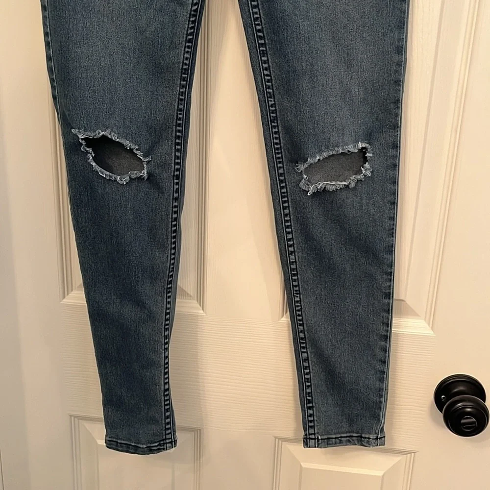 Free People Medium Wash Medium‎ Rise Distressed Skinny Jeans Size 25 Stretch